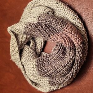 Roots Chunky Infinity Scarf In Pink & Grey, Excellent Condition